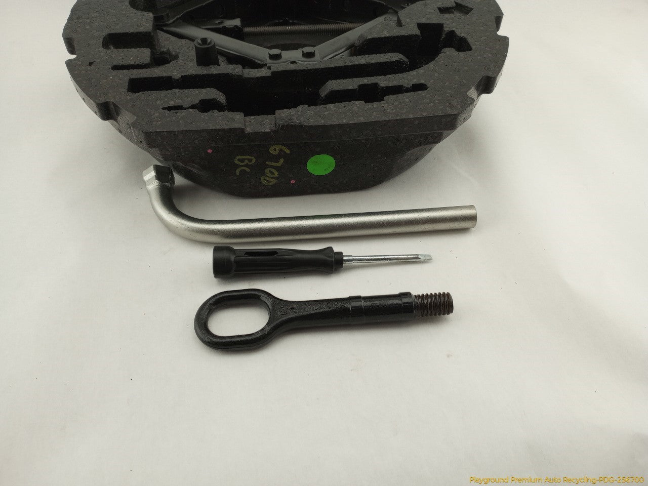Volkswagen Beetle Vehicle Jack & Tools