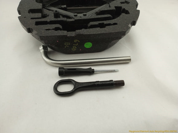 Volkswagen Beetle Vehicle Jack & Tools