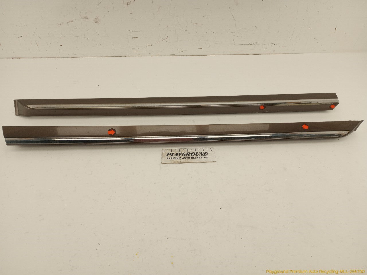 Volkswagen Beetle Pair Of Front Exterior Lower Door Trim