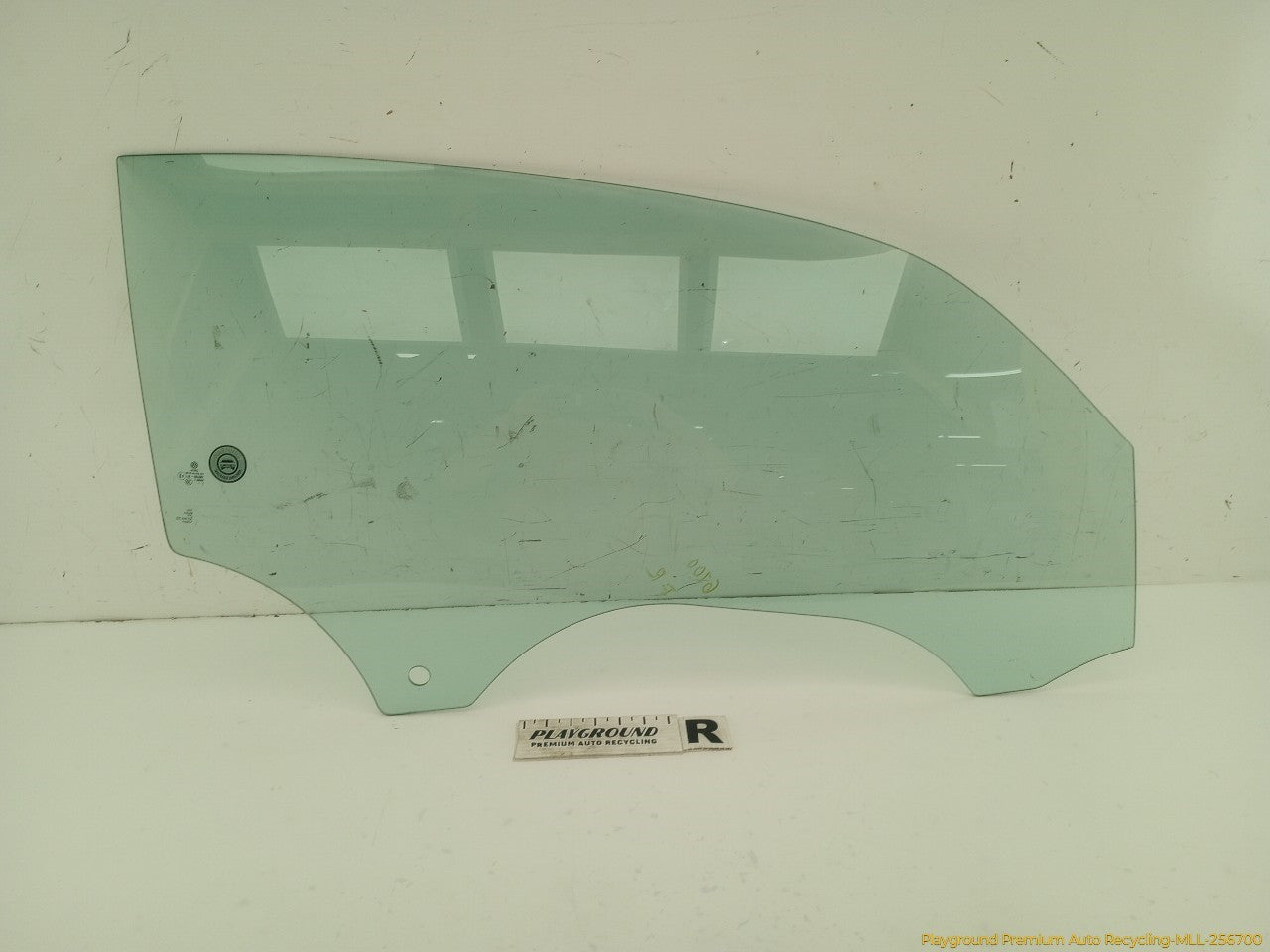 Volkswagen Beetle Passenger Right Front Door Window Glass