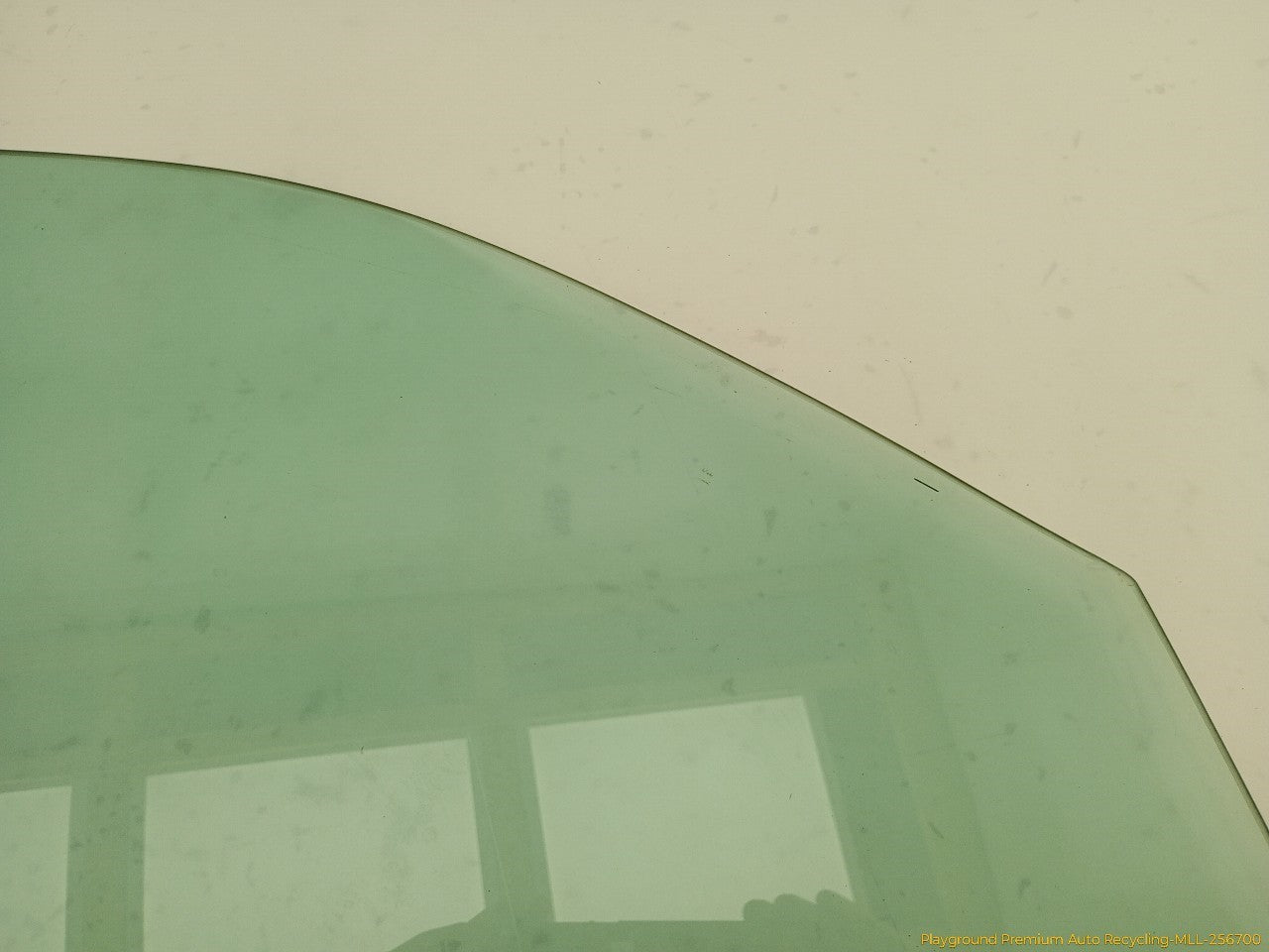 Volkswagen Beetle Passenger Right Front Door Window Glass