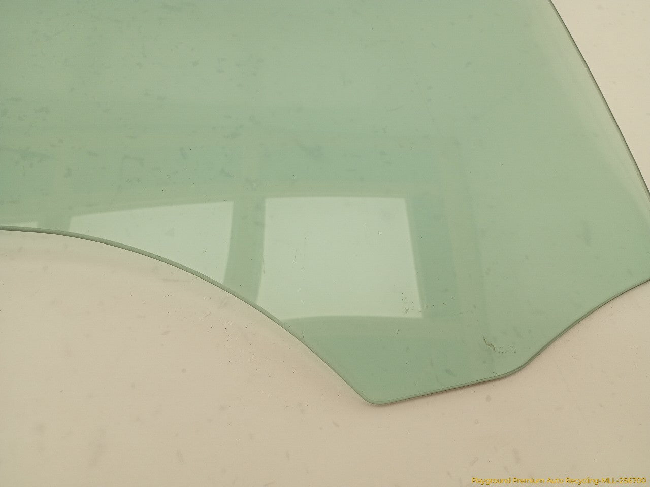 Volkswagen Beetle Passenger Right Front Door Window Glass