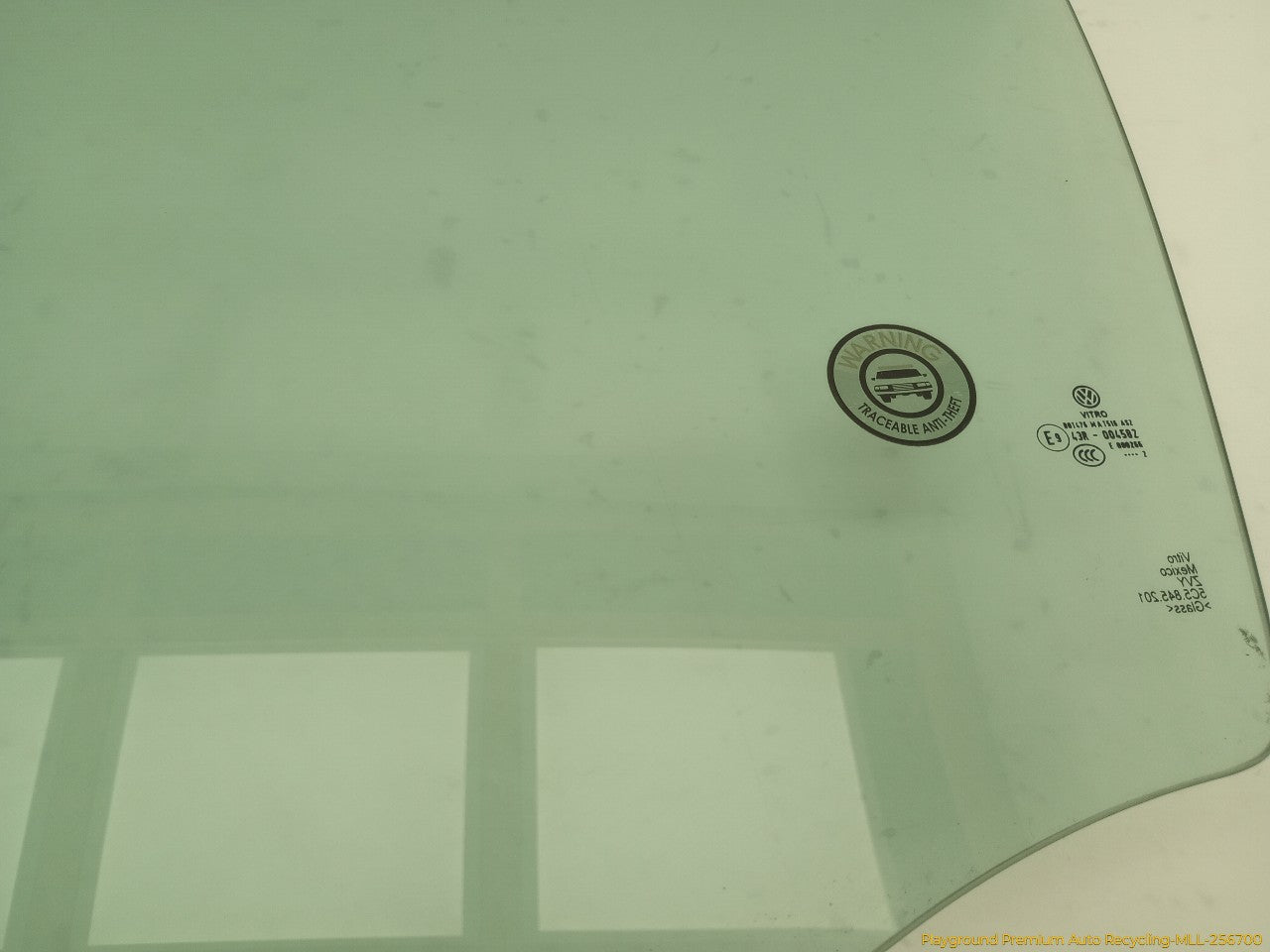 Volkswagen Beetle Driver Left Front Door Window Glass