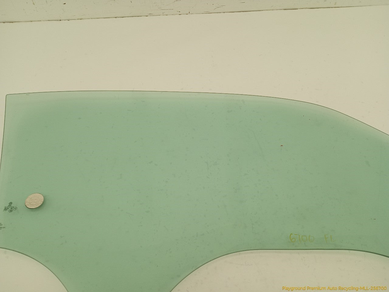 Volkswagen Beetle Driver Left Front Door Window Glass