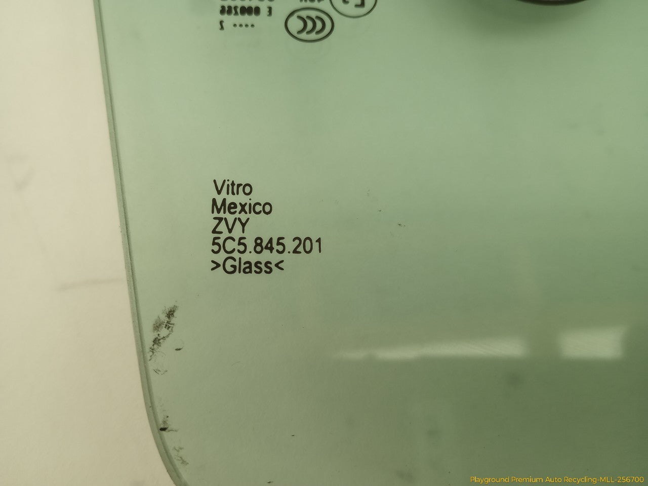 Volkswagen Beetle Driver Left Front Door Window Glass
