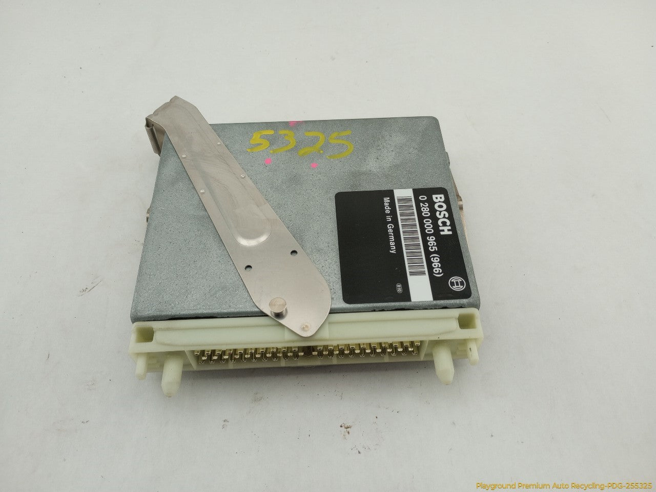 Volvo 850 Engine Control Module - 0