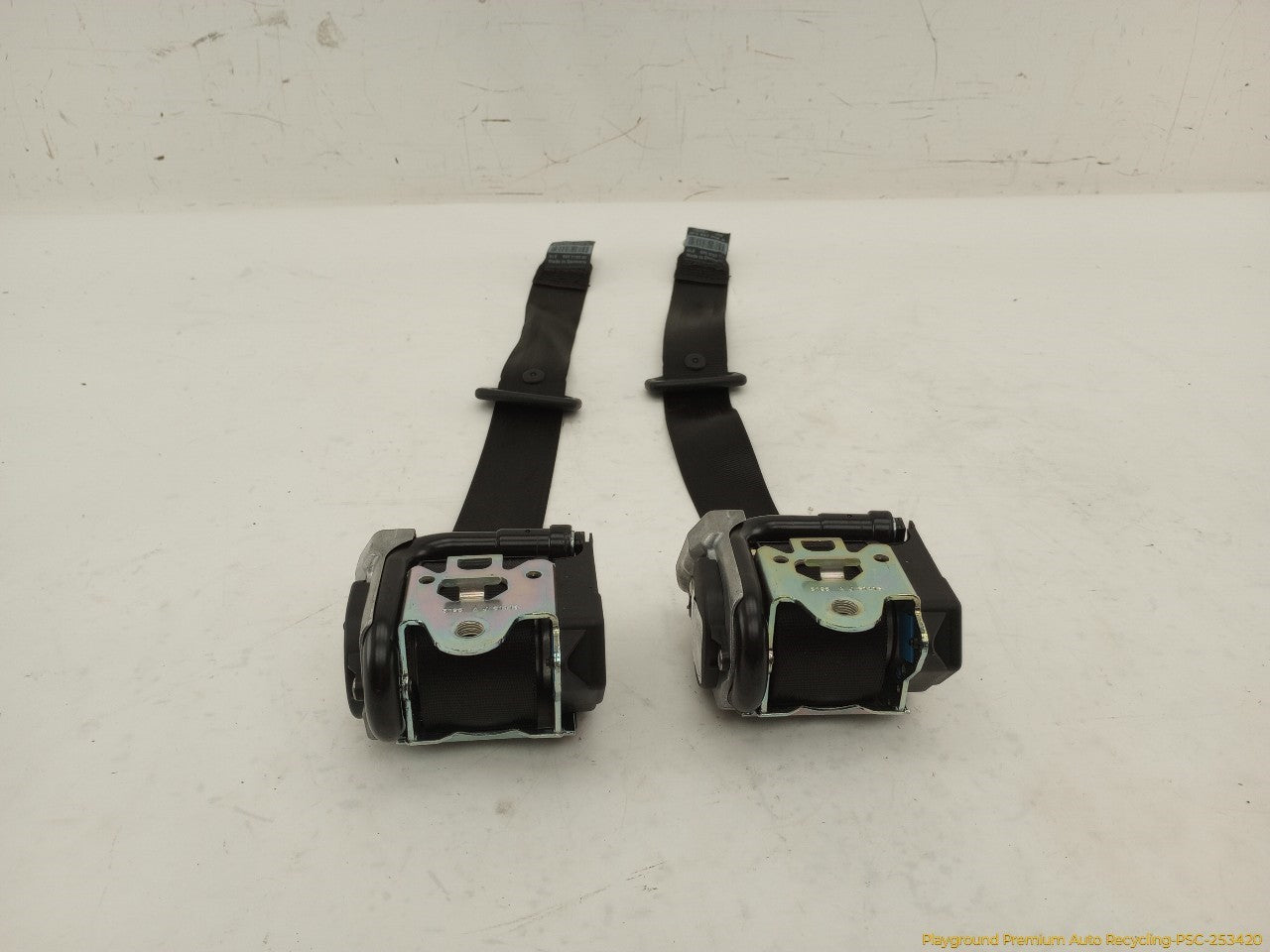 Audi A6 Pair Of Rear Seat Belt Retractors - 0