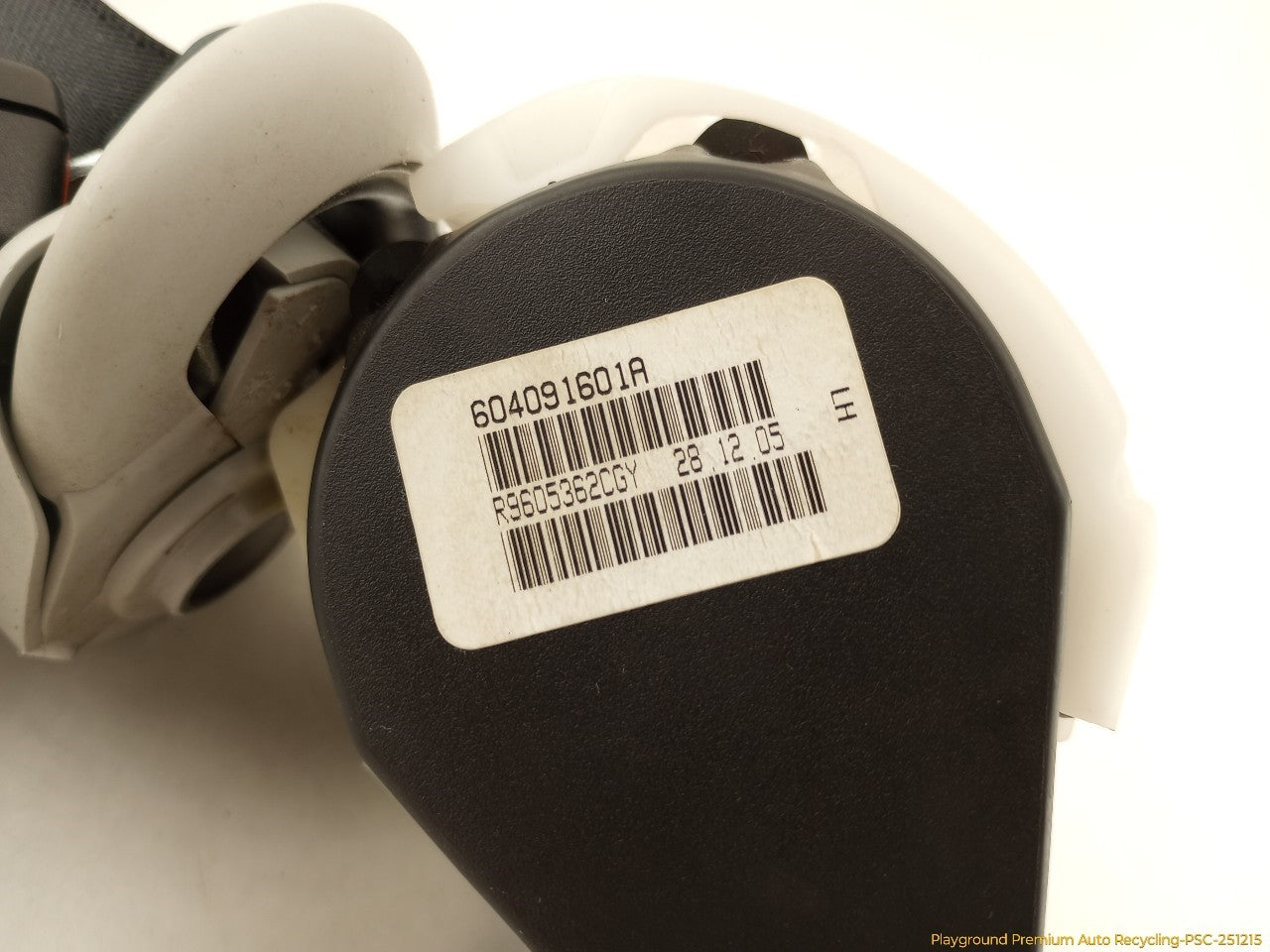 Volkswagen Beetle Pair Of Rear Seat Belt Retractors & Buckles