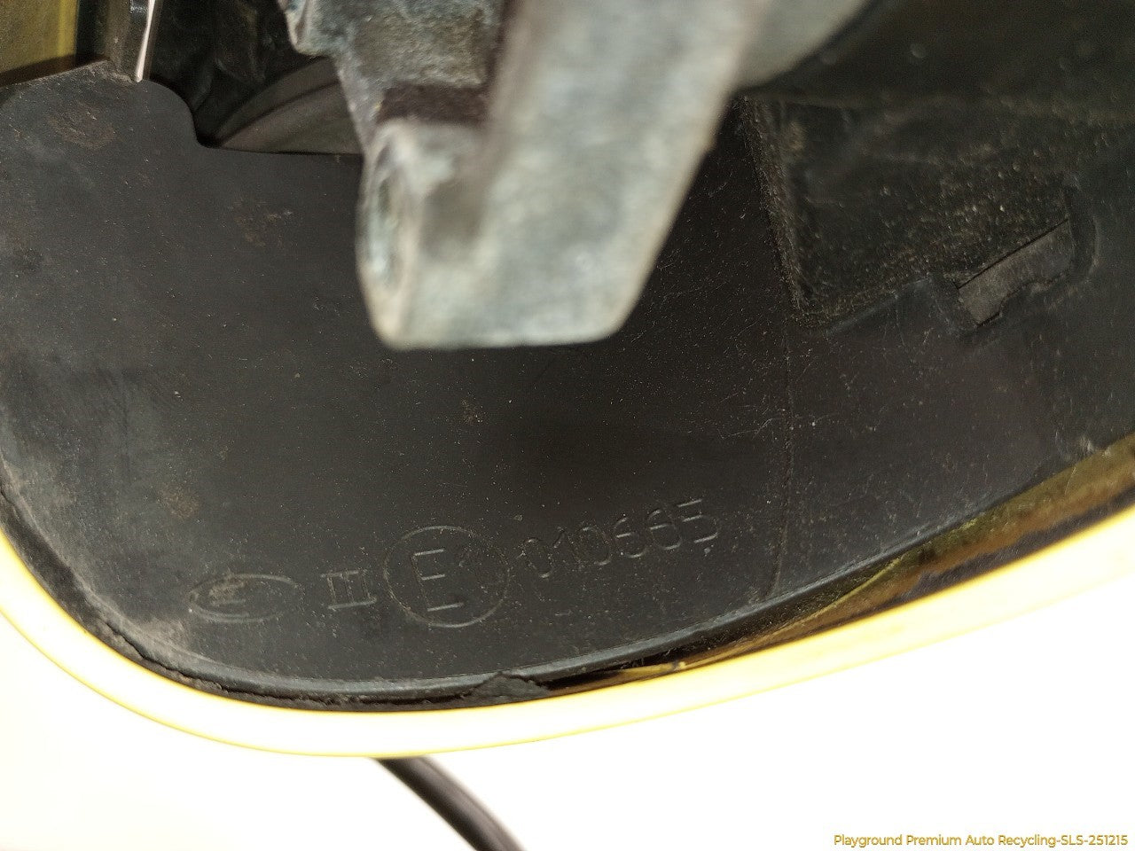Volkswagen Beetle Driver Left Power Side View Mirror