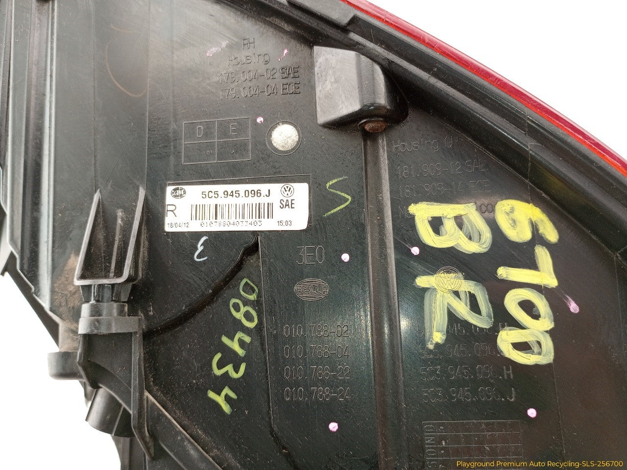 Volkswagen Beetle Passenger Right Tail Lamp