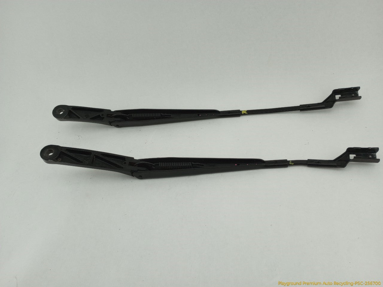 Volkswagen Beetle Pair Of Windshield Wiper Arms - 0