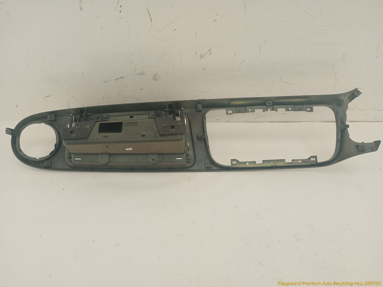 Volkswagen Beetle Instrument Cluster & Radio Bezel Trim - 0