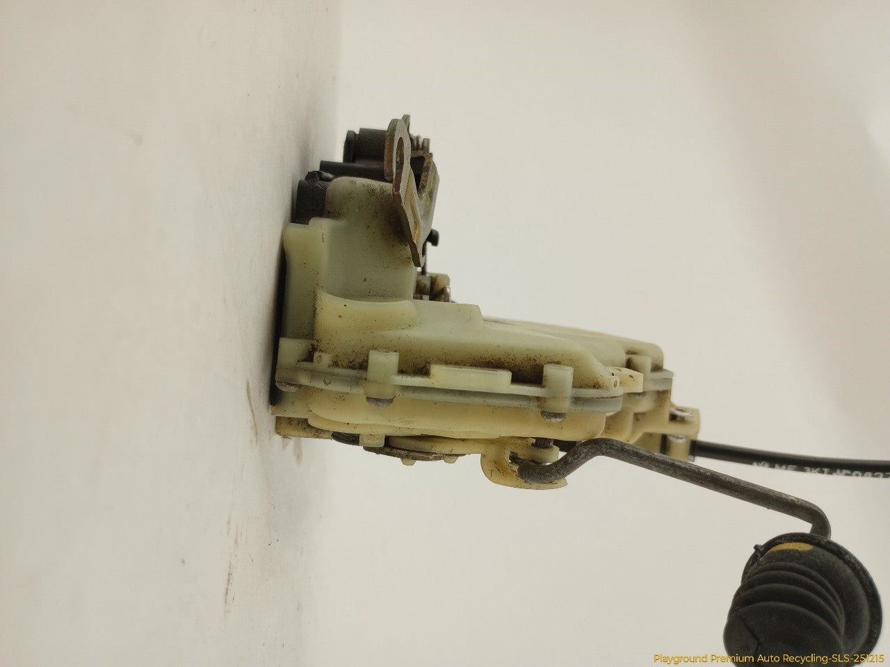 Volkswagen Beetle Driver Left Front Door Lock Actuator