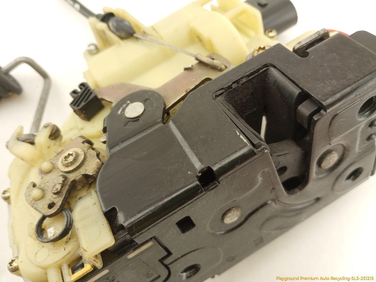 Volkswagen Beetle Driver Left Front Door Lock Actuator