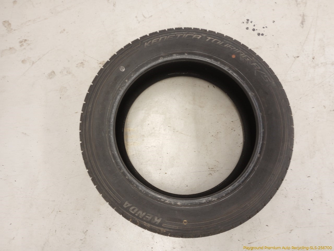 Volkswagen Beetle Single Kenda Kenitica Touring A/S Tires