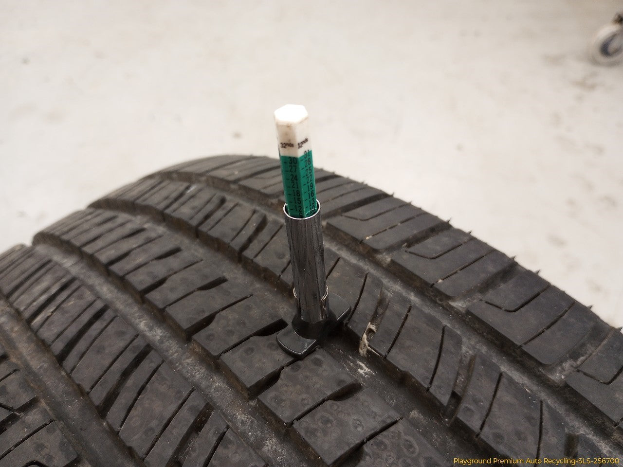 Volkswagen Beetle Single Kenda Kenitica Touring A/S Tires
