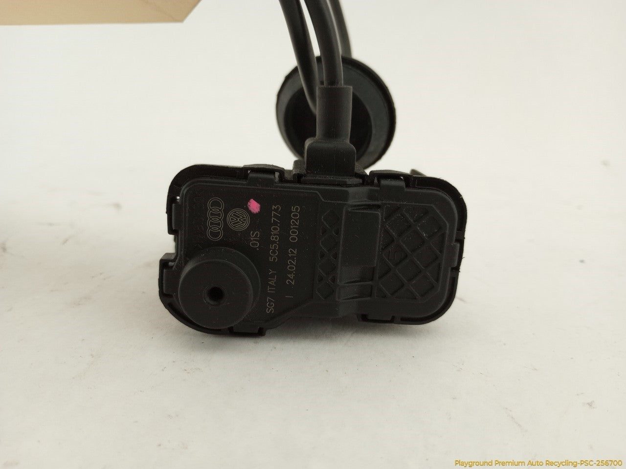 Volkswagen Beetle Fuel Door Lock Actuator - 0