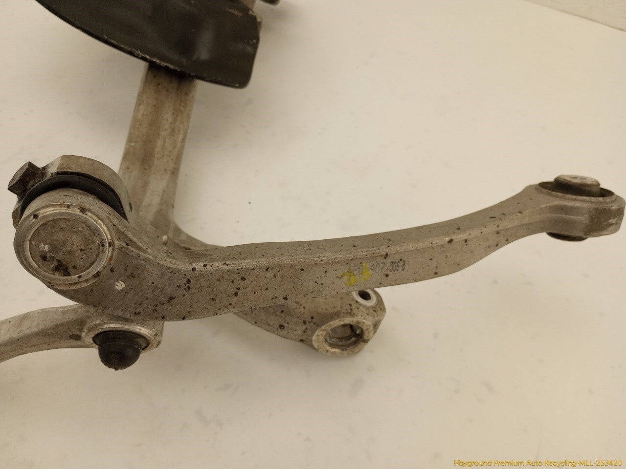 Audi A6 Passenger Right Front Spindle Knuckle Hub