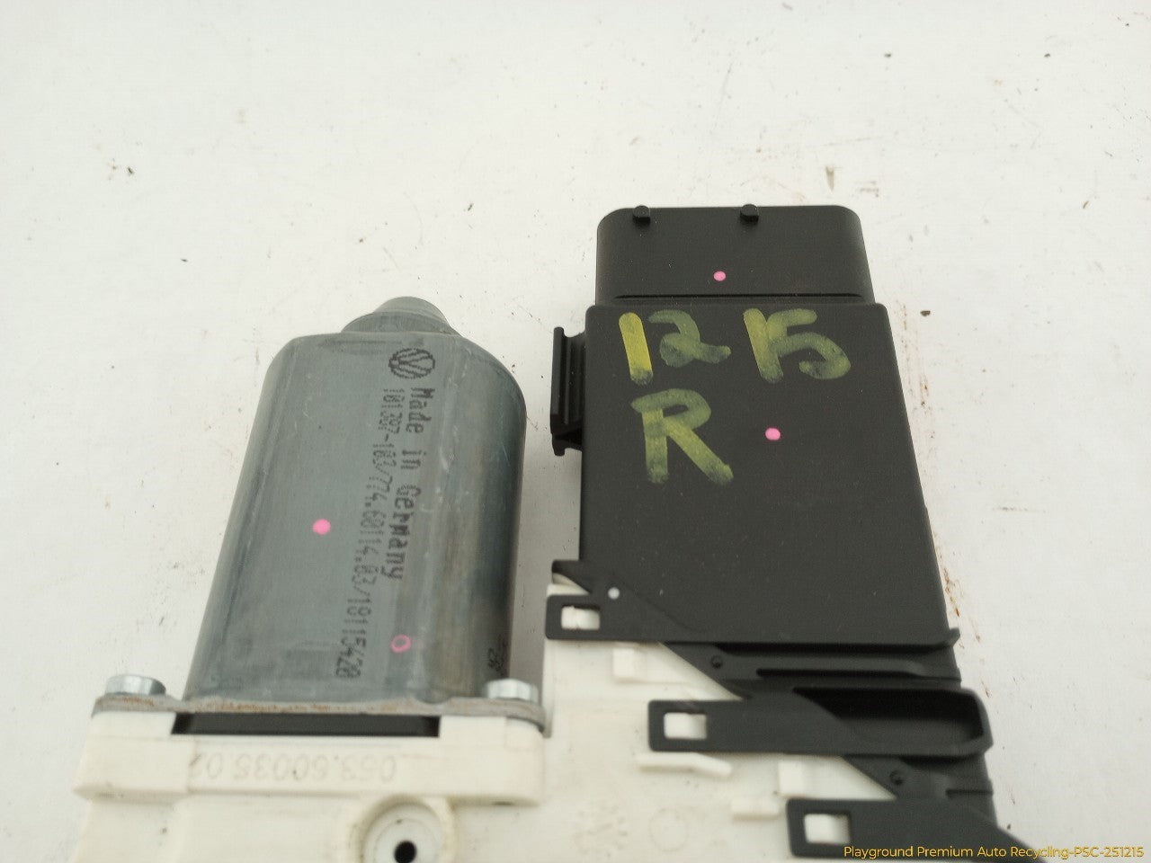 Volkswagen Beetle Passenger Right Front Power Window Motor