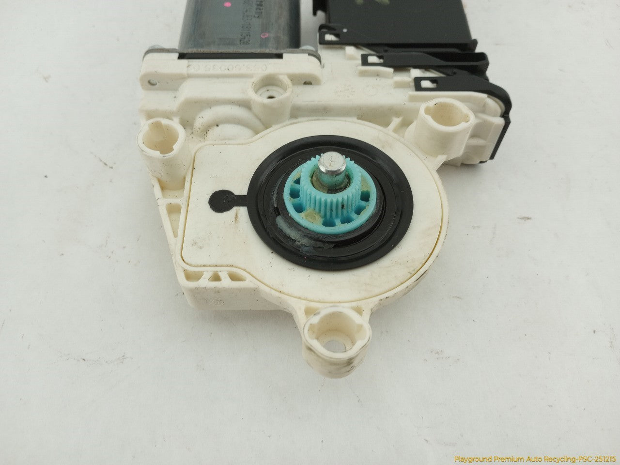 Volkswagen Beetle Passenger Right Front Power Window Motor