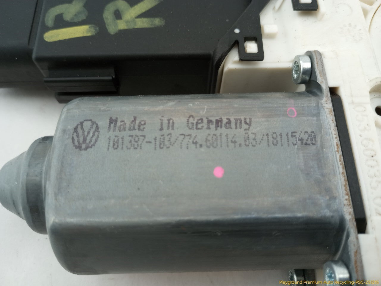 Volkswagen Beetle Passenger Right Front Power Window Motor