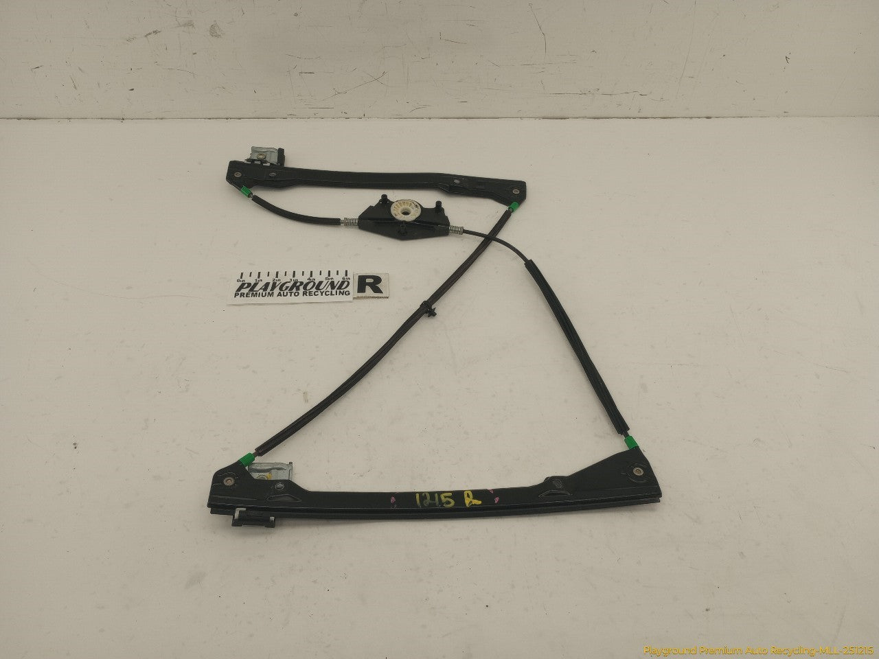Volkswagen Beetle Passenger Right Front Door Window Regulator