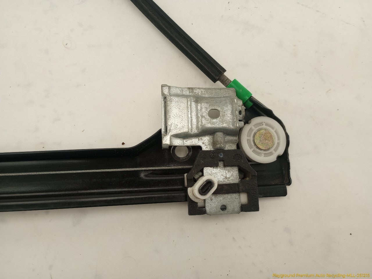 Volkswagen Beetle Passenger Right Front Door Window Regulator
