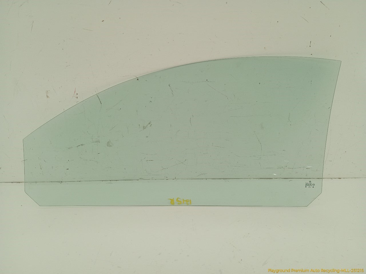 Volkswagen Beetle Passenger Right Front Door Window Glass - 0