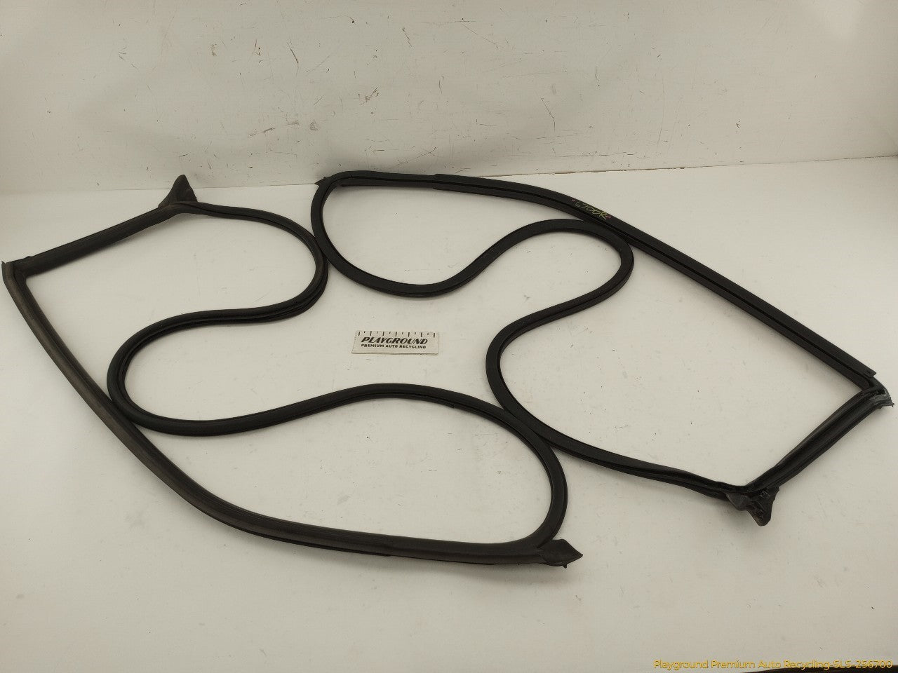 Volkswagen Beetle Pair Of Front Door Moldings