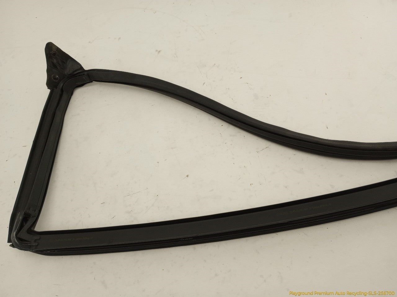 Volkswagen Beetle Pair Of Front Door Moldings