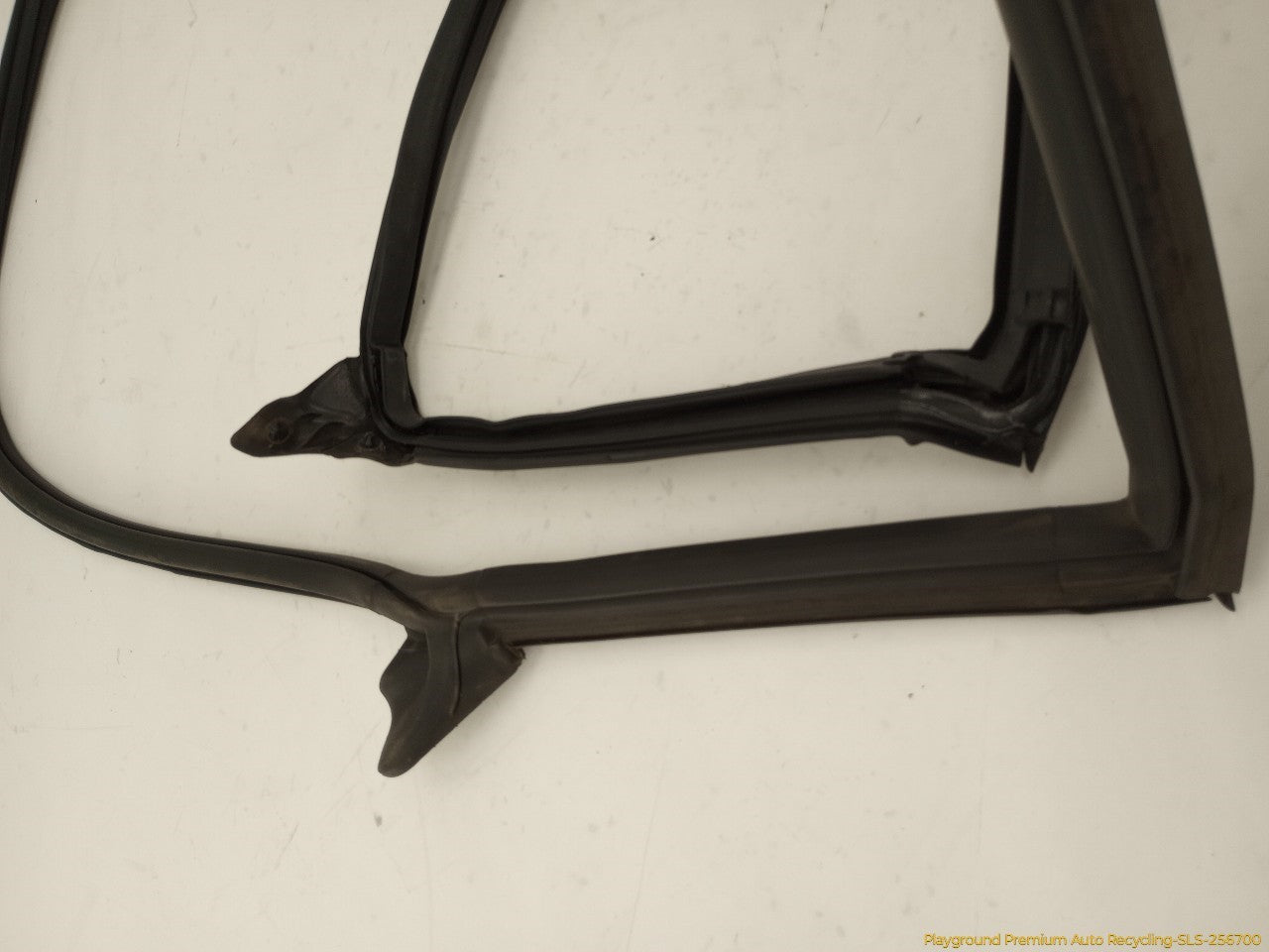 Volkswagen Beetle Pair Of Front Door Moldings