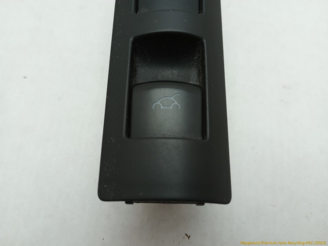 Volkswagen Beetle Trunk & Fuel Filler Door Release Switch
