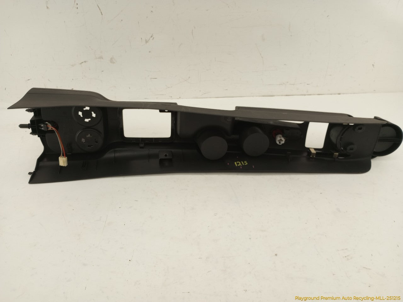 Volkswagen Beetle Center Console Upper Trim - 0