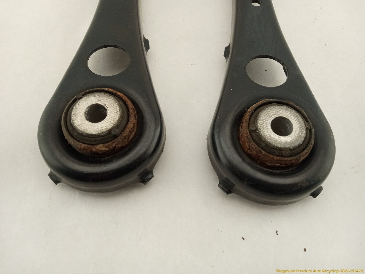 Audi A6 Pair Of Rear Lower Tie Rod Control Arm - 0