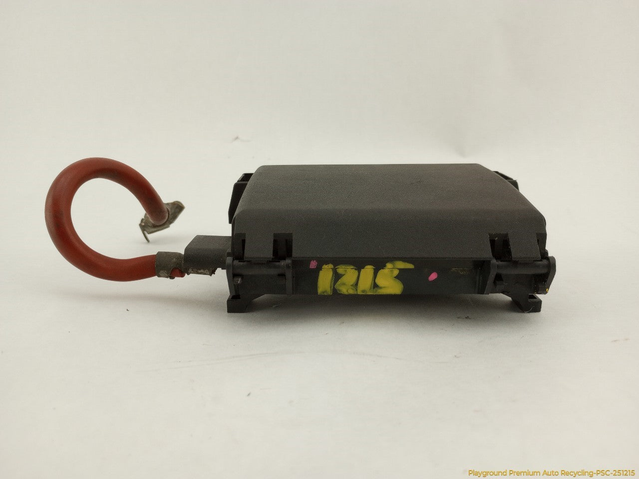 Volkswagen Beetle Fuse Battery Terminal