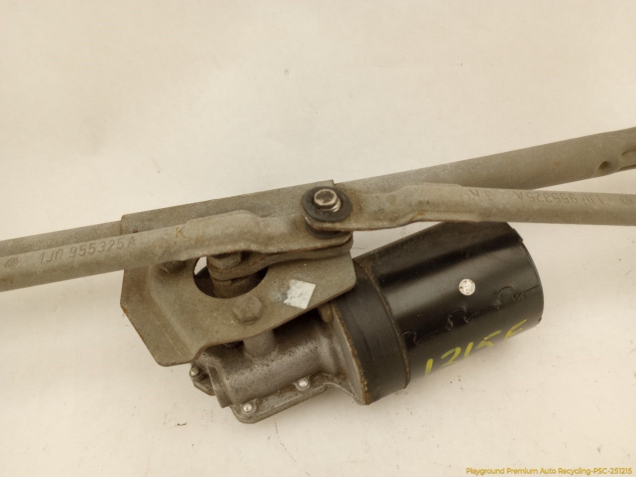 Volkswagen Beetle Windshield Wiper Transmission & Motor