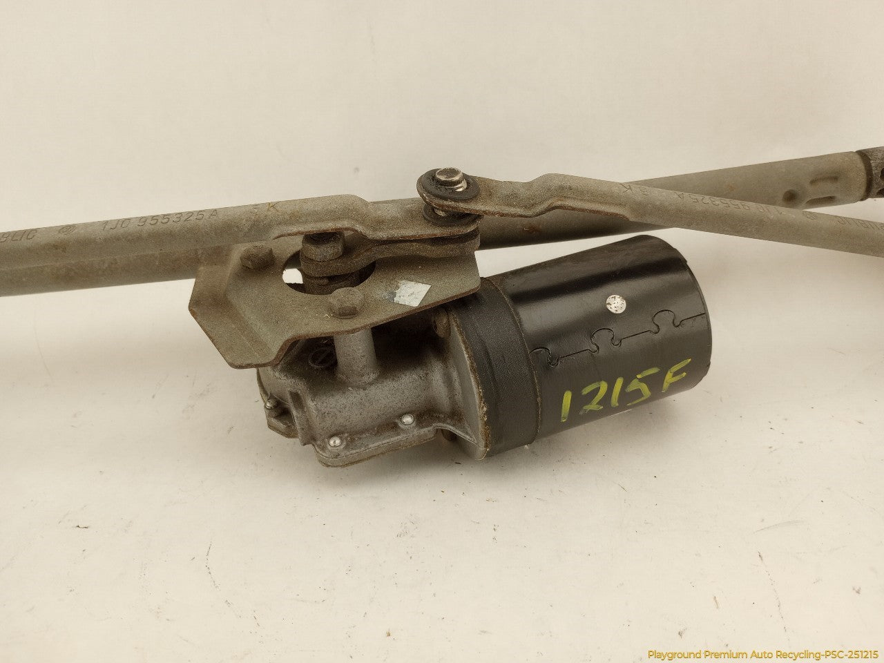 Volkswagen Beetle Windshield Wiper Transmission & Motor