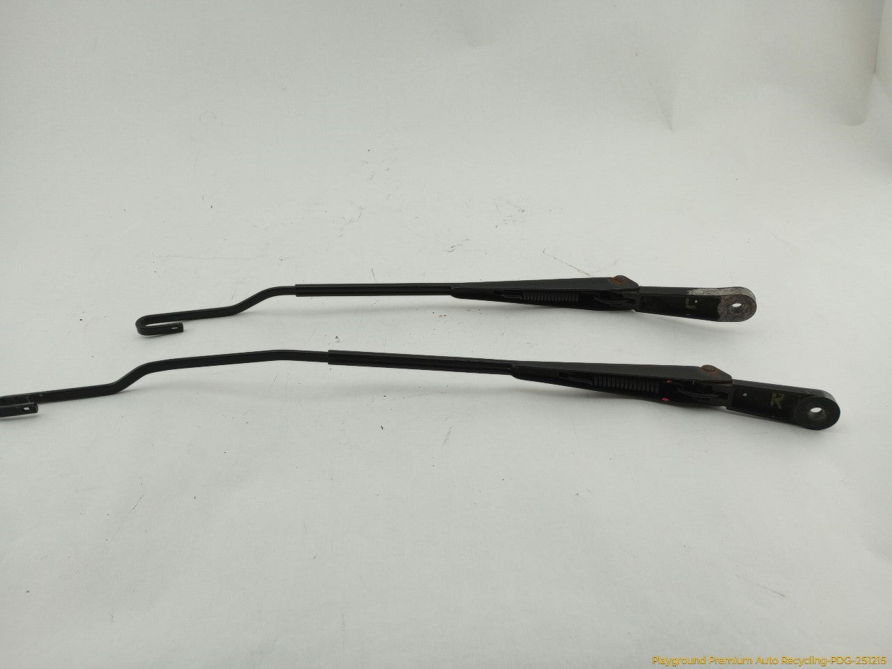 Volkswagen Beetle Pair Of Windshield Wiper Arms