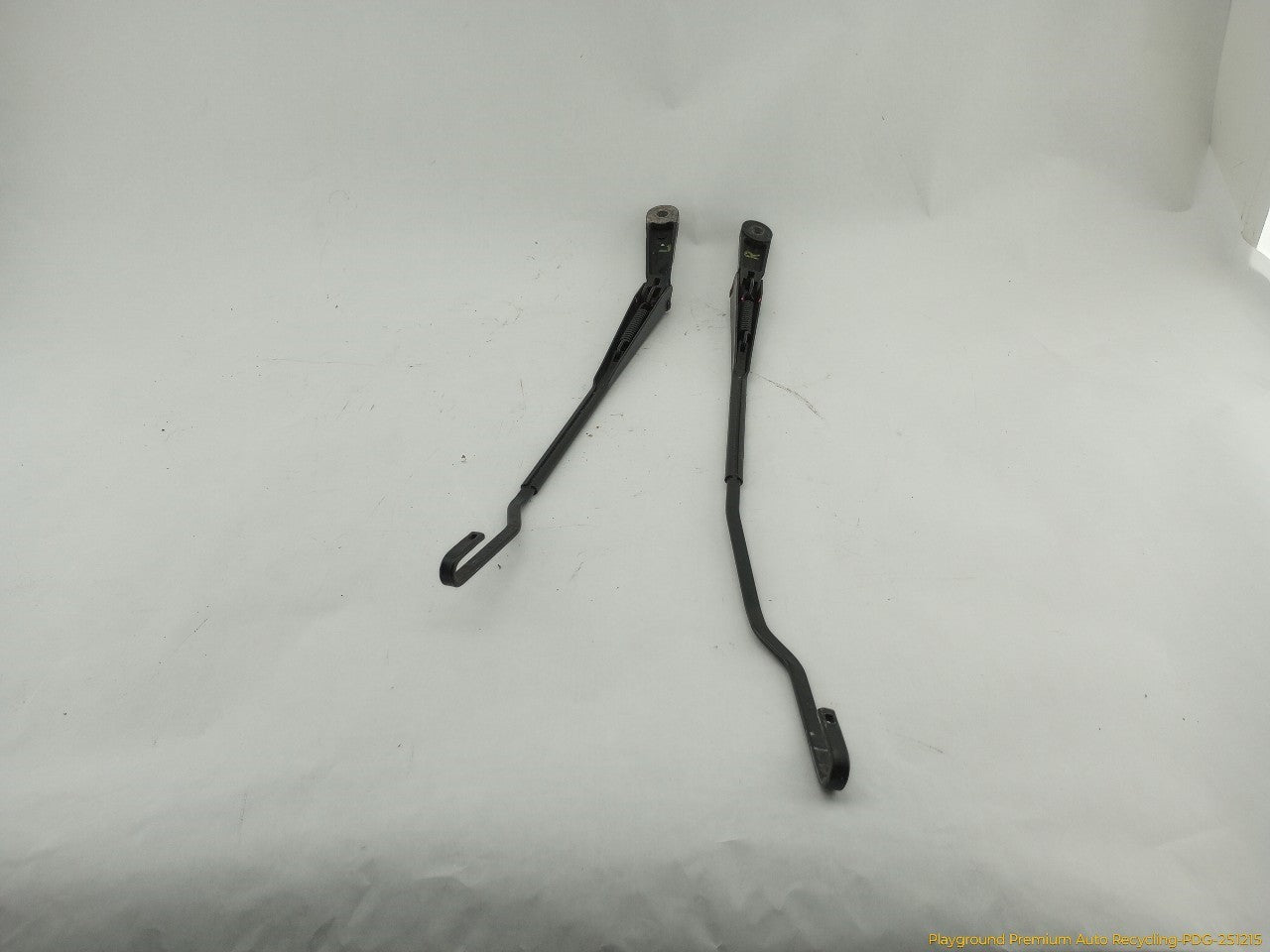 Volkswagen Beetle Pair Of Windshield Wiper Arms