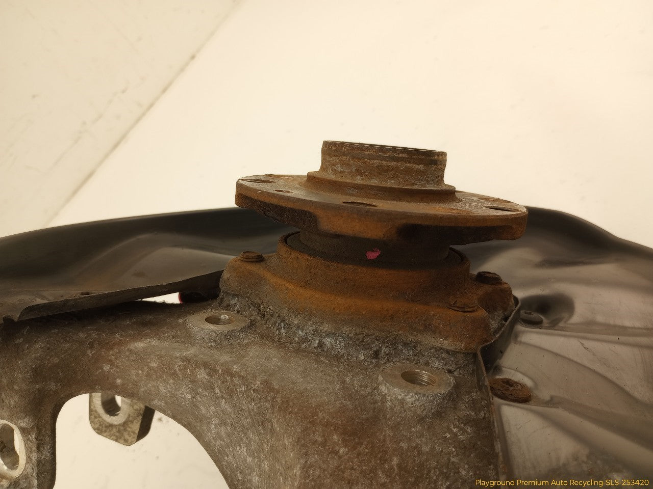Audi A6 Passenger Right Rear Spindle Knuckle Hub