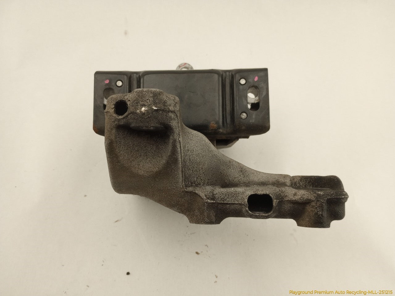Volkswagen Beetle Driver Left Front Engine Mount
