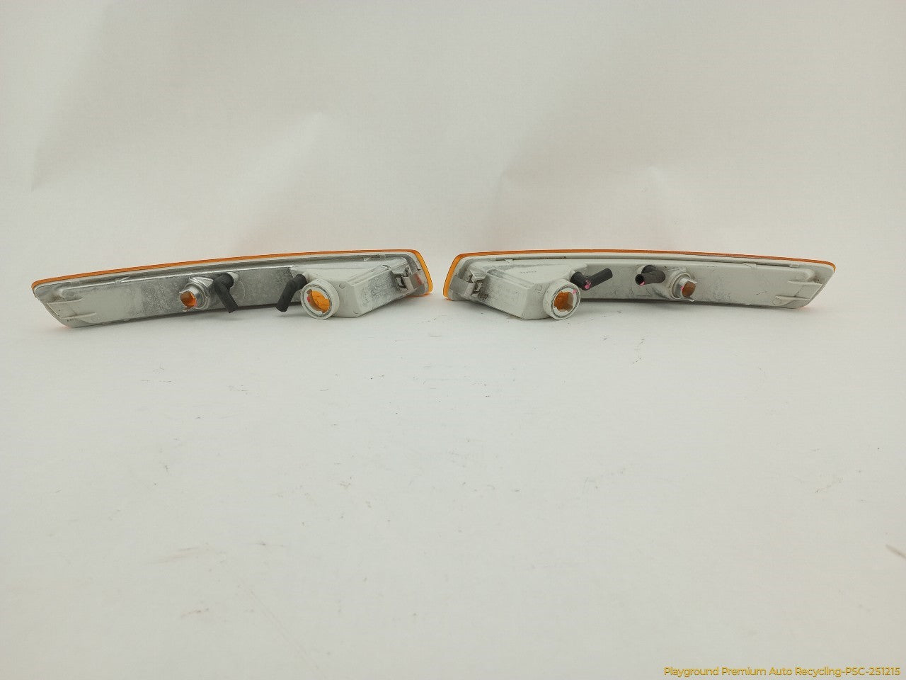 Volkswagen Beetle Pair Of Front Turn Signal Lamps - 0