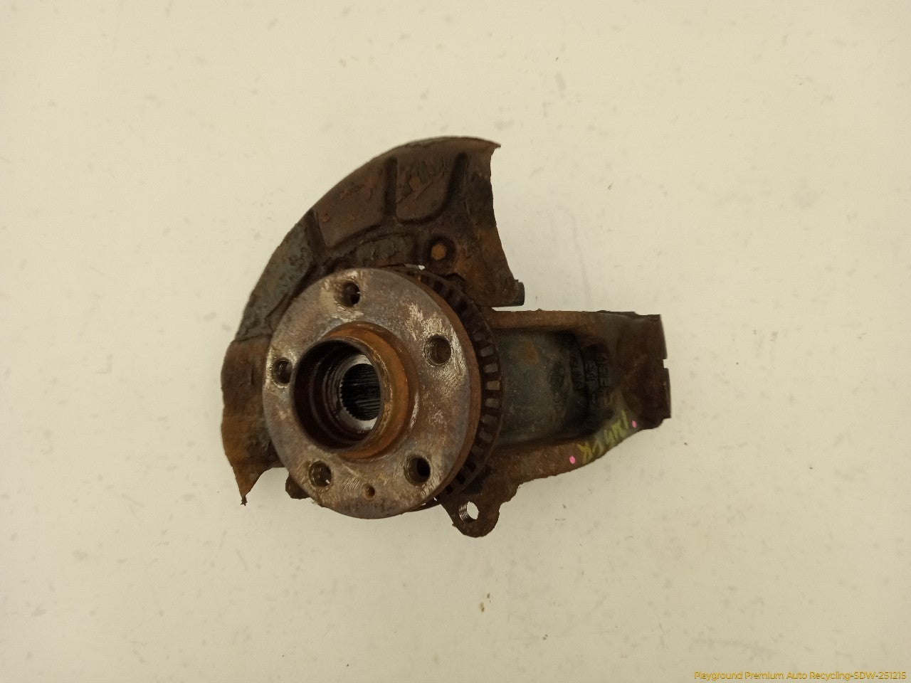 Volkswagen Beetle Passenger Right Front Spindle Knuckle Hub
