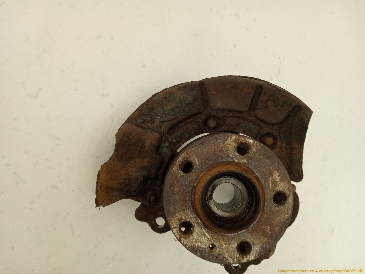 Volkswagen Beetle Passenger Right Front Spindle Knuckle Hub