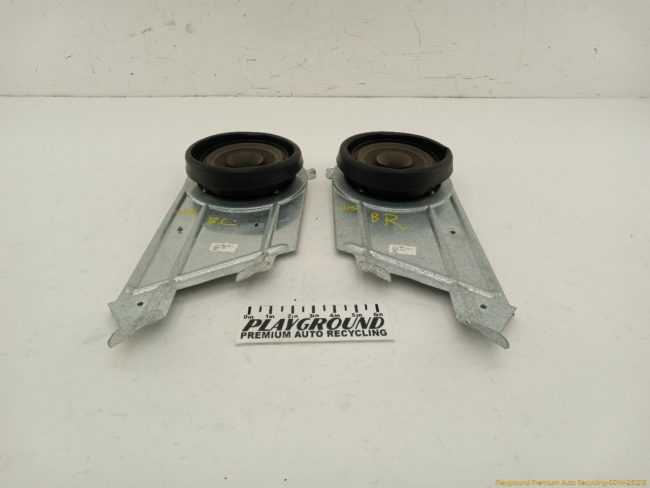 Volkswagen Beetle Pair Of Rear Door Speakers