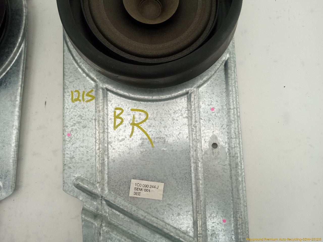 Volkswagen Beetle Pair Of Rear Door Speakers