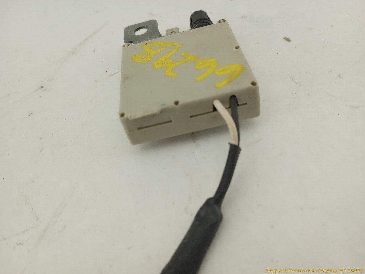 Mini Cooper S Radio Antenna Signal Trap Booster