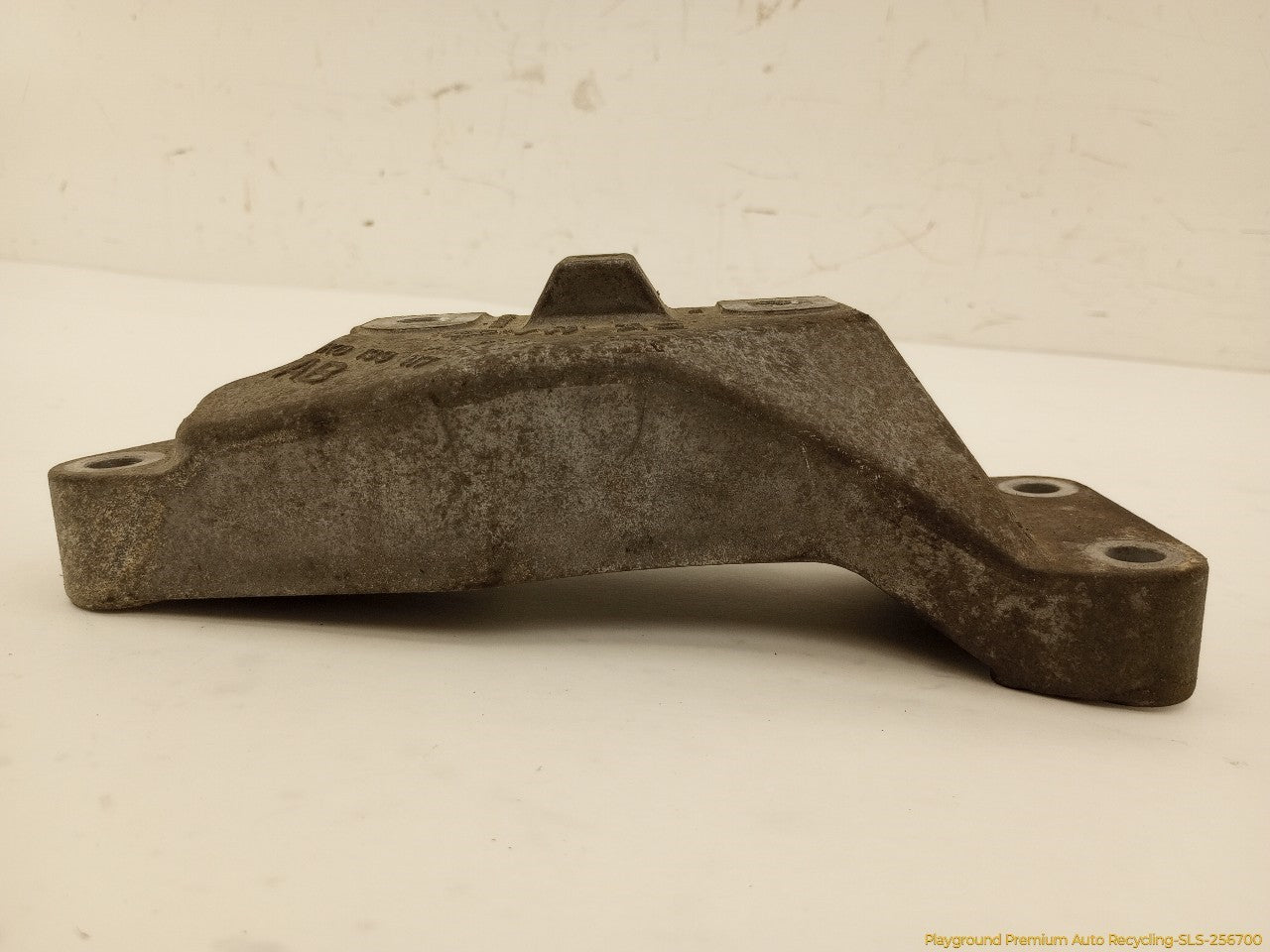 Volkswagen Beetle Driver Left Transmission Mount