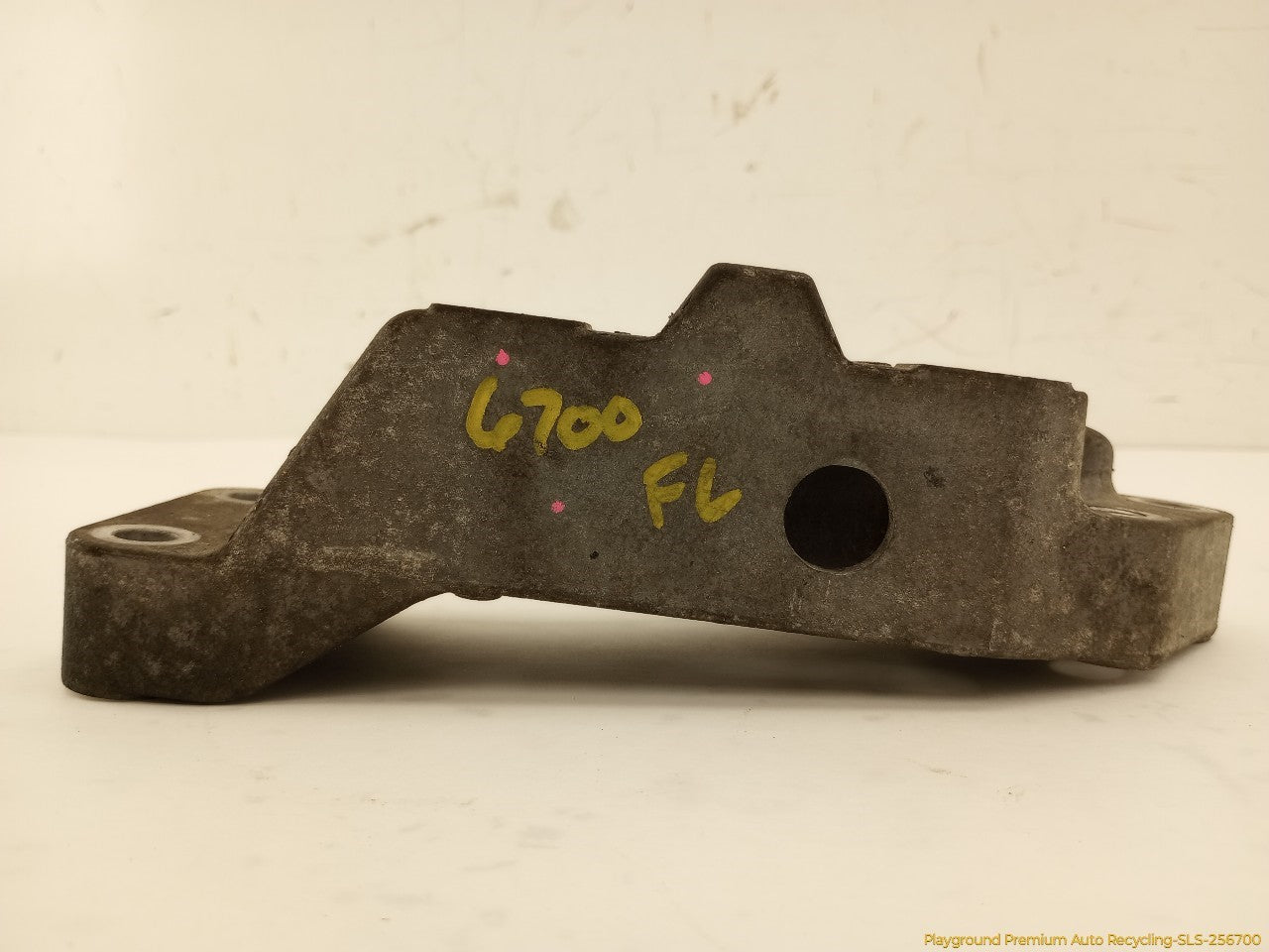Volkswagen Beetle Driver Left Transmission Mount