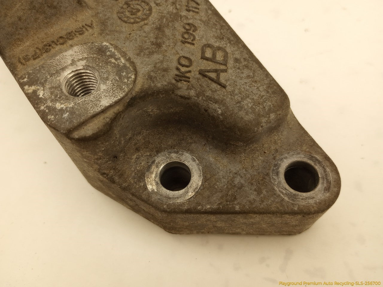 Volkswagen Beetle Driver Left Transmission Mount